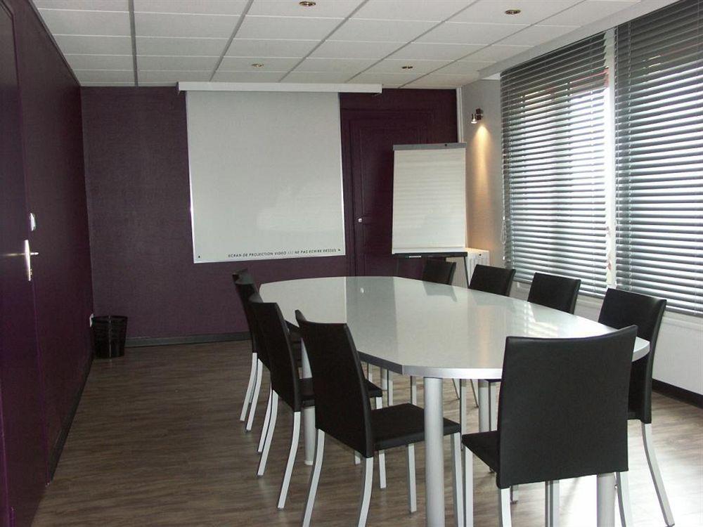 Hotel Restaurant Seminaires La Foresterie Le Mans Bagian luar foto