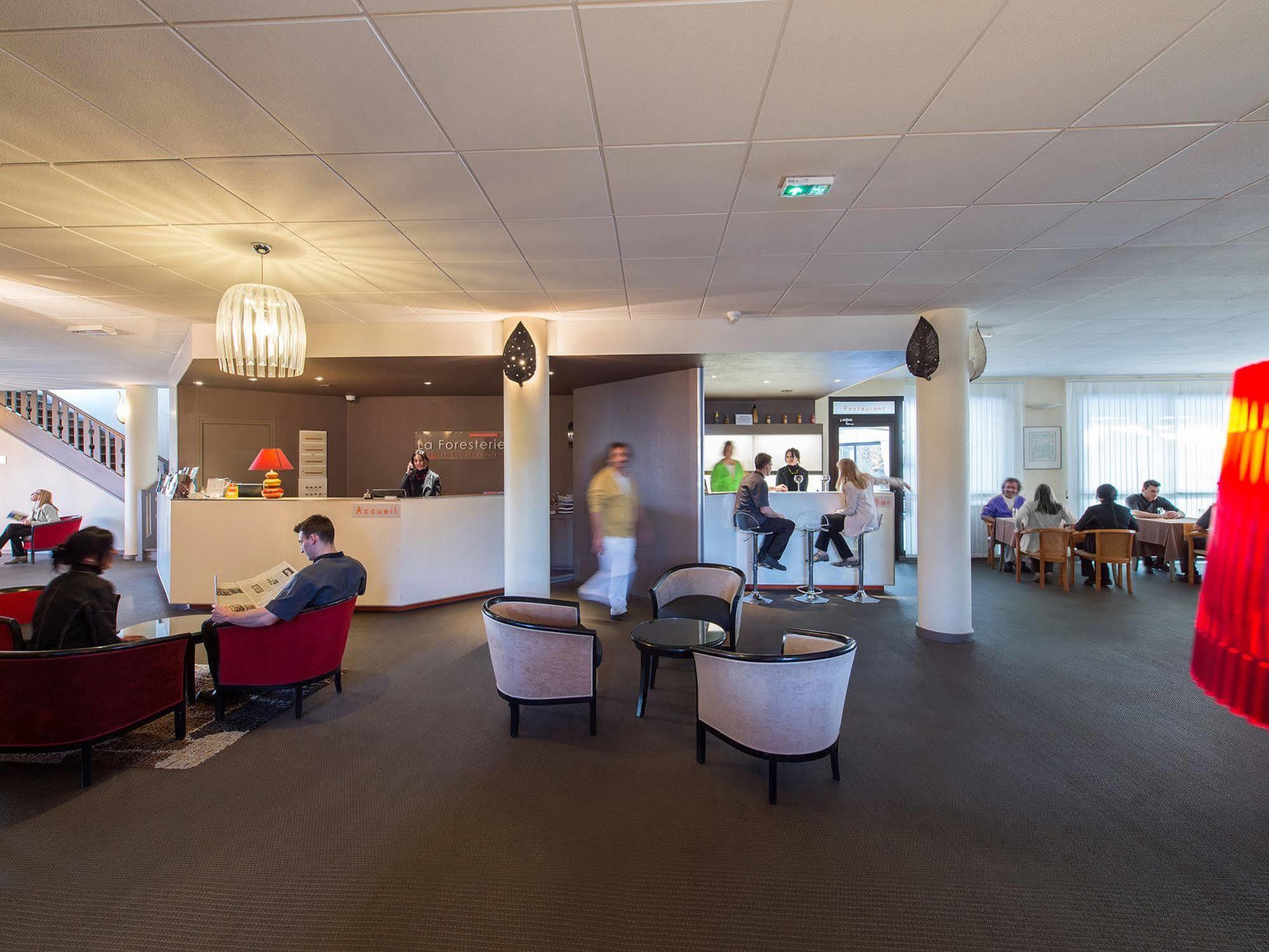 Hotel Restaurant Seminaires La Foresterie Le Mans Bagian luar foto