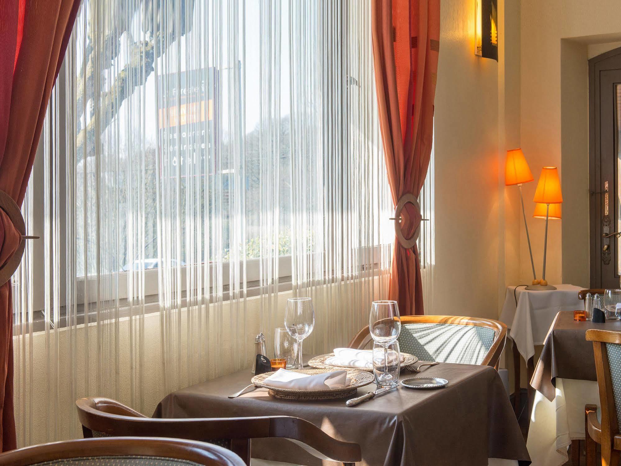 Hotel Restaurant Seminaires La Foresterie Le Mans Bagian luar foto